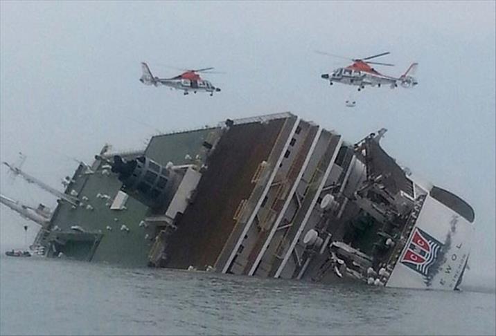Two dead, 290 missing as ferry sinks in S. Korea