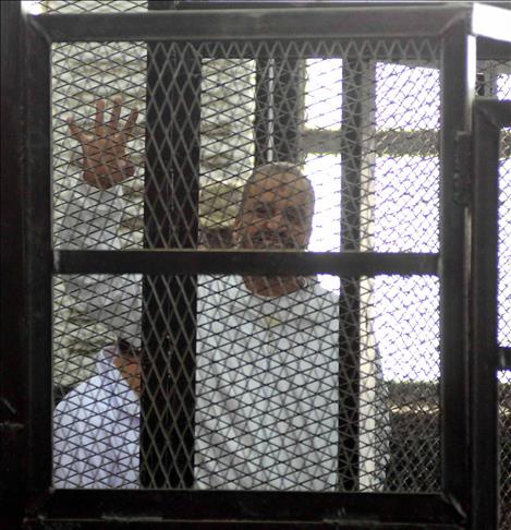 Egypt jails Brotherhood leader for contempt of court