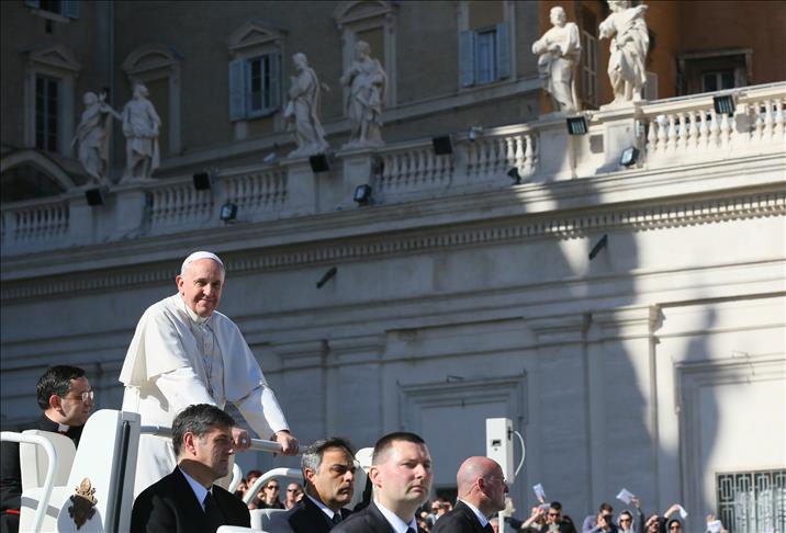 Pope underscores plight of the poor in pre-Easter service