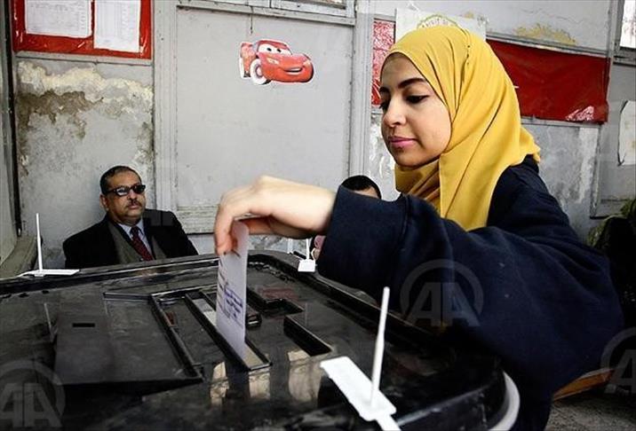 Officially, only 2 candidates for Egypt president