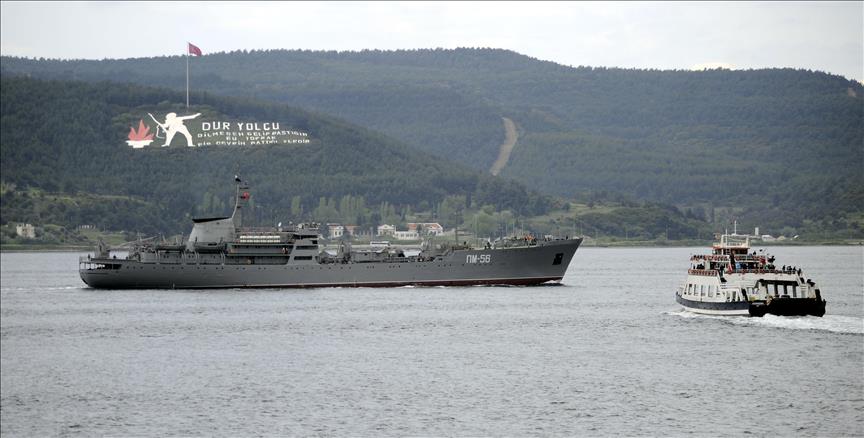 Russian warship passes through Turkish strait
