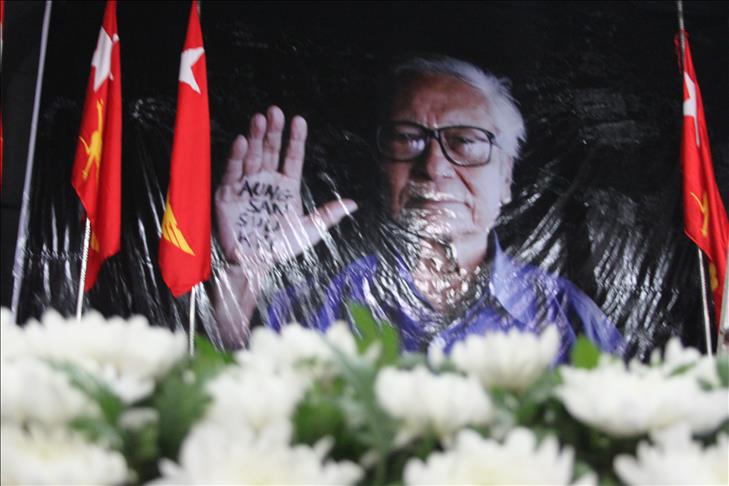 Myanmar says farewell to pro-democracy movement legend