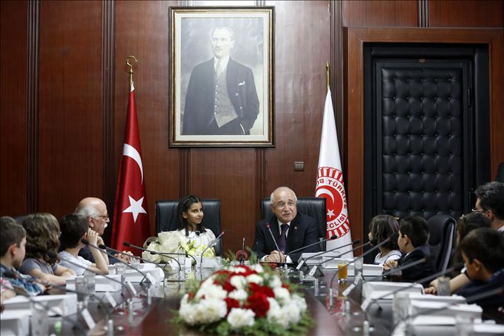 Turkish leaders welcome children to Parliament