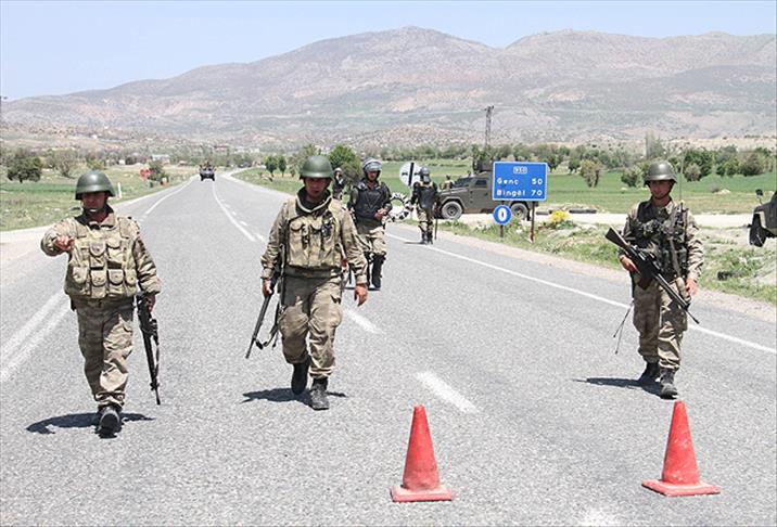 Lice'de 2 uzman çavuş kaçırıldı