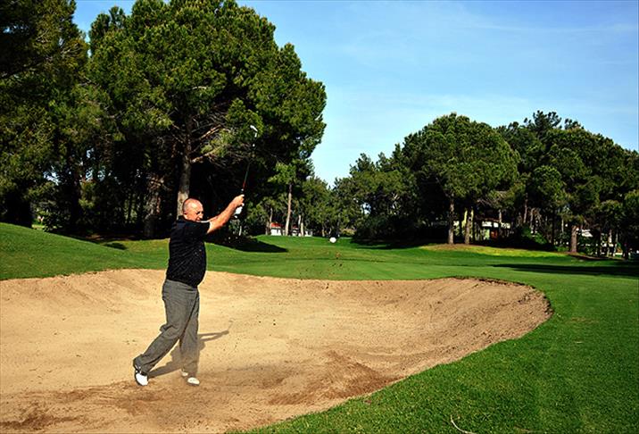 Diplomasi trafiğine golf molası