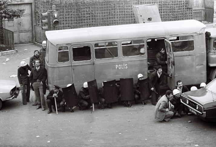 Turkish unions commemorate May Day victims of 1977