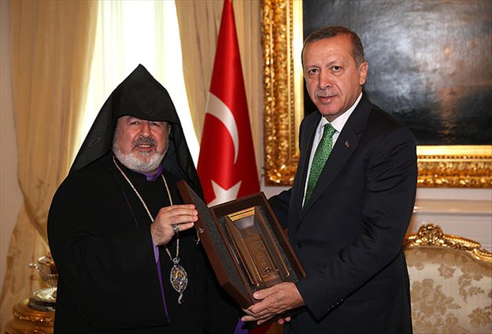 Встреча Арама Аветисяна, соправителя армянского патриарха Стамбула с премьер-министром Реджепом Тайипом Эрдоганом 1 мая 2014 года. Иллюстрация: агентство 
