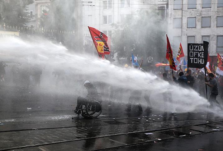İstanbul'da göstericilere müdahale