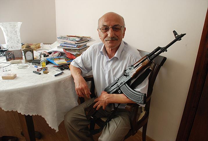 Turist olarak gittiği ülkede general oldu