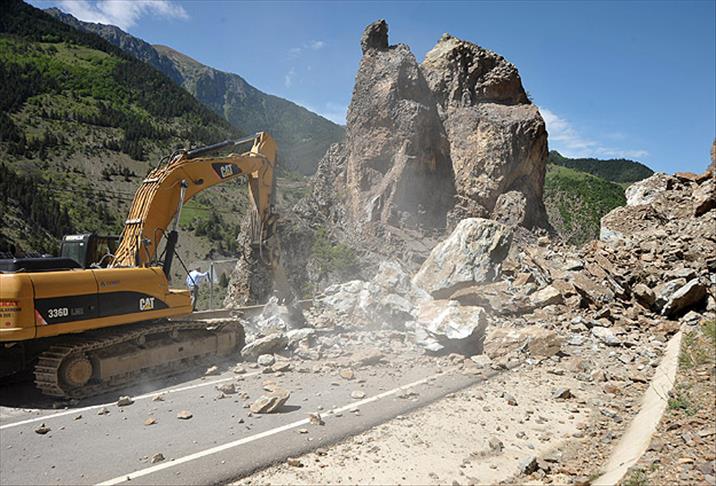 Gümüşhane'de heyelan