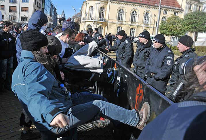 AB üyesi ama maaşın yarısı elektriğe gidiyor