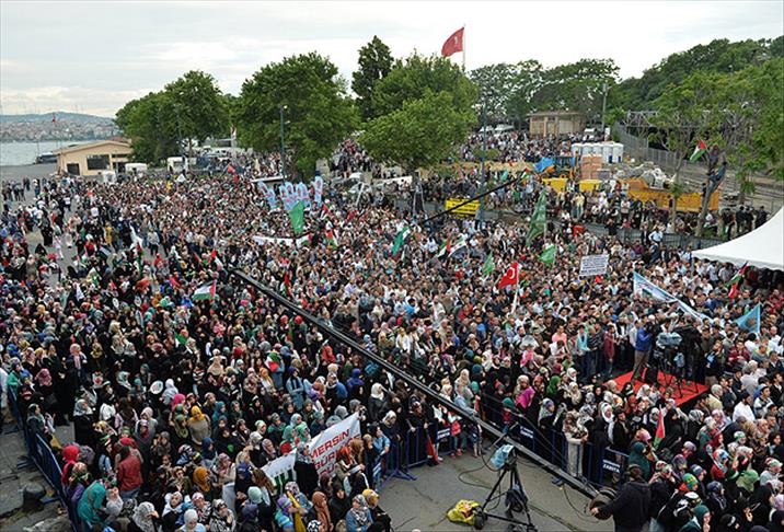 Sarayburnu'na Mavi Marmara yürüyüşü