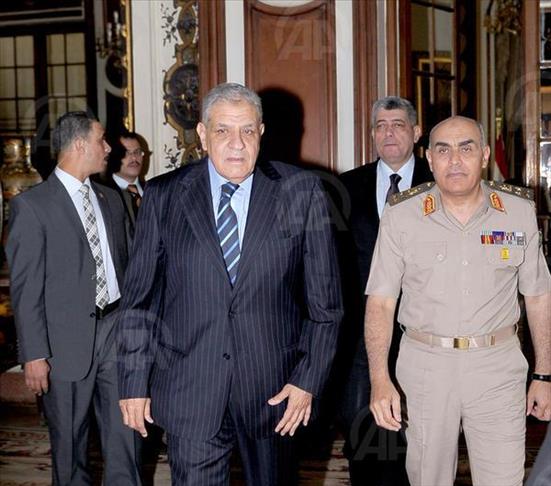 Egypte: Al-Sissi "reprend" Mahlab pour former le nouveau gouvernement