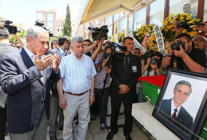 Arınç, Bülent Koşmaz'ın cenaze törenine katıldı