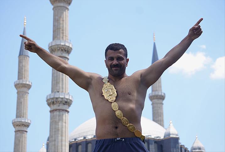 Başpehlivan 7 yıllık hayalini gerçekleştirdi