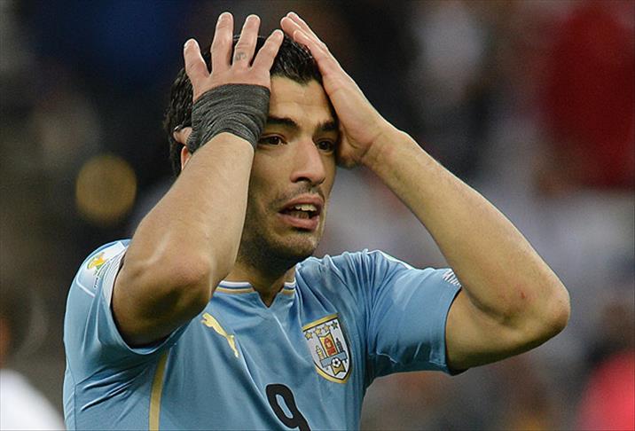 Suarez yine rakibini ısırdı