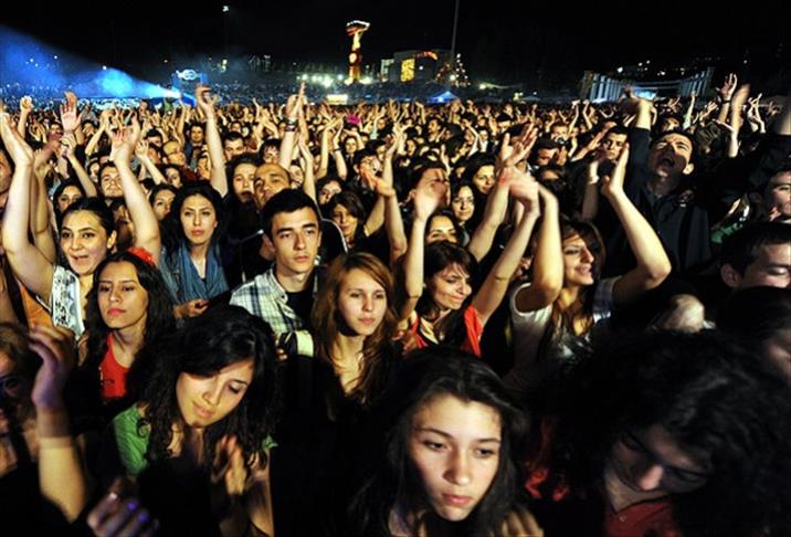 Türk gençleri ''mutlu ve iyimser''