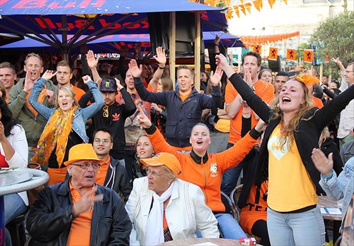 هولندا تهزم المكسيك بصعوبة 2-1 وتتأهل إلى دور الثمانية