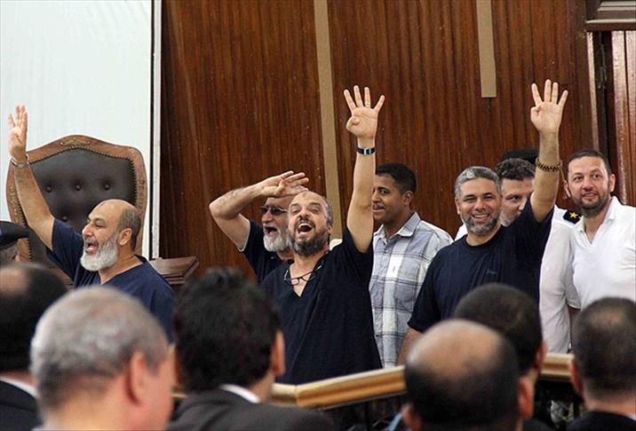 Mısır'da İhvan üyesi 10 kişinin idam kararına onama