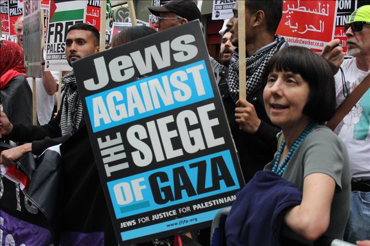 Hundreds protest against Israeli policies in London