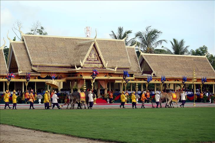 Cambodian charity school suspected of pimping students