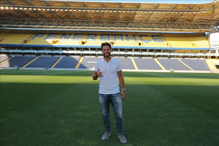 FOOTBALL: Brazilian playmaker Diego joins Fenerbahce