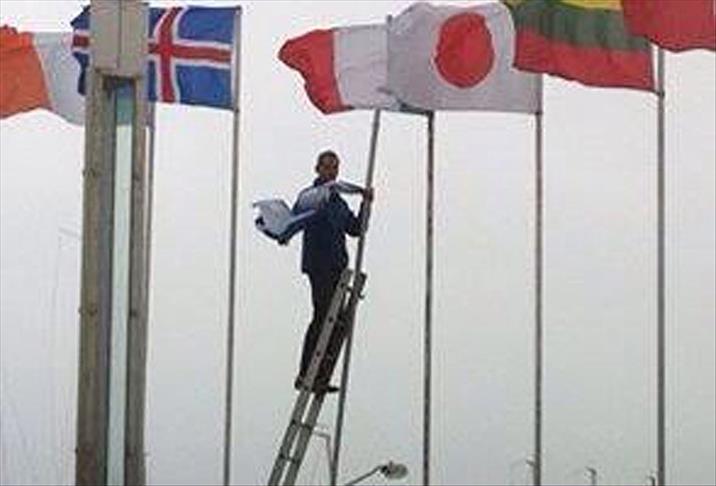 İrlandalı siyasetçi İsrail bayrağını indirdi