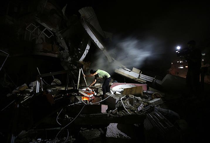 İsrail AA fotomuhabirinin evini yıktı