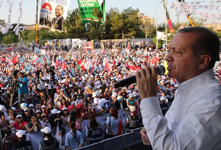 Çatışmalardan medet umanlar yine bir arada