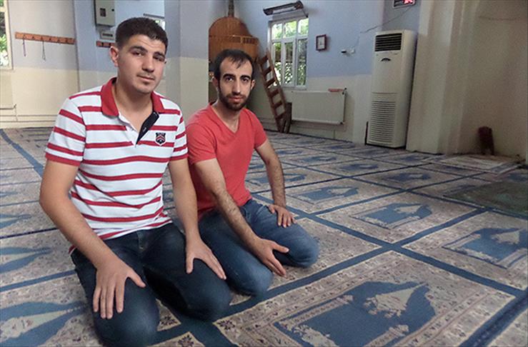 Camideki halı motifleri tartışma konusu oldu
