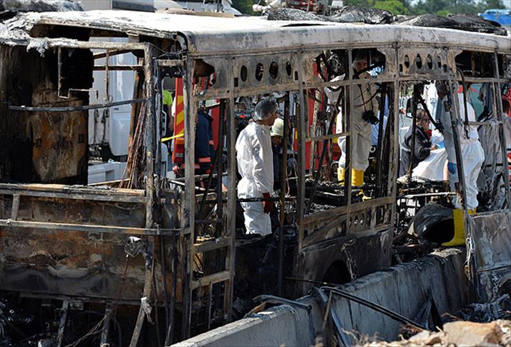 İstanbul'da seyir halindeki otobüste yangın çıktı: 4 ölü
