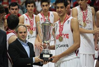 تركيا تتوج ببطولة أوروبا لكرة السلة للشباب
