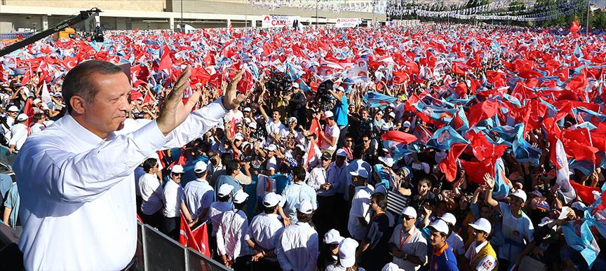 İstiklal Marşı'nı bilmiyorsan babanın suçu ne