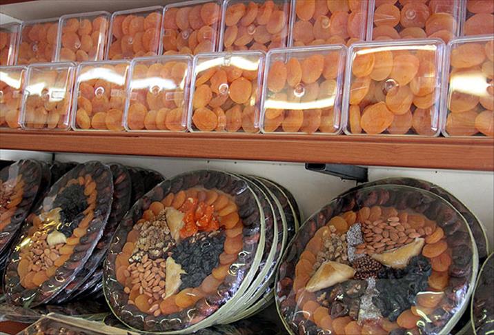 Zirai don kayısı fiyatlarını artırdı