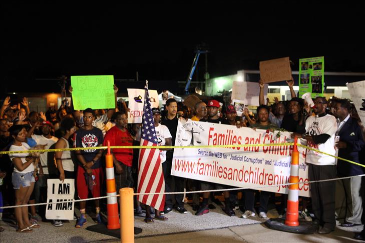 US: Demonstrators march on Ferguson Police Department