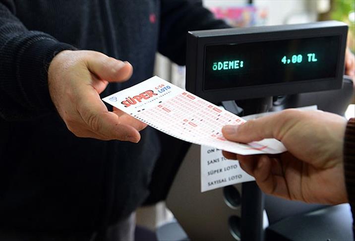Vatandaş şansını Süper Loto'da aradı