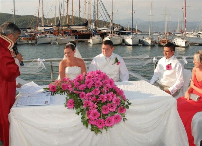 Istanbul weds more and more foreign couples