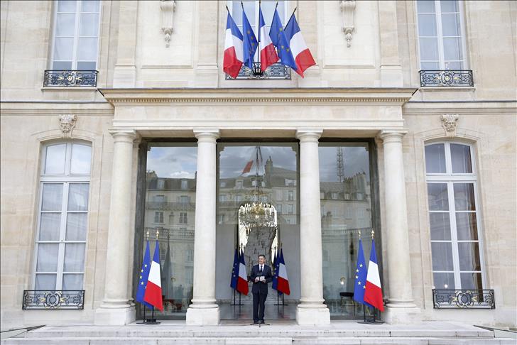 France's new cabinet to face confidence vote