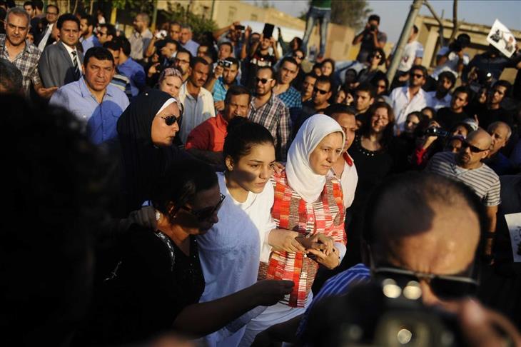 مصر.. مات سيف الإسلام فحضرت "الثورة" الجنازة