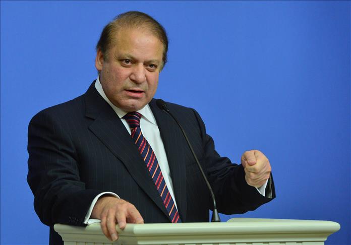 Pakistan premier snubs calls to stand down