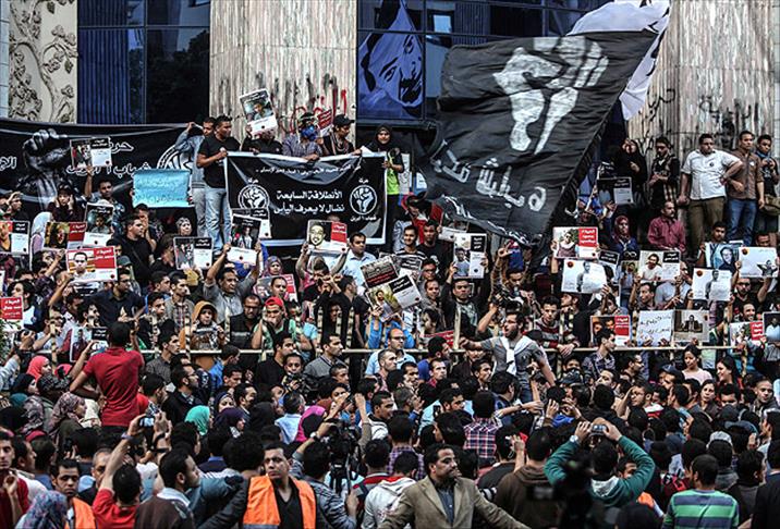 Mısır'da 6 Nisan Hareketi üyesi 15 kişi gözaltına alındı