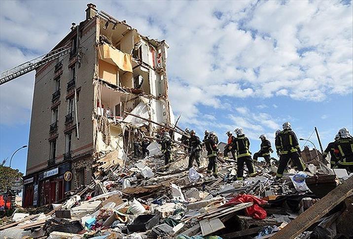 Paris’te çöken binada ölü sayısı 8'e yükseldi