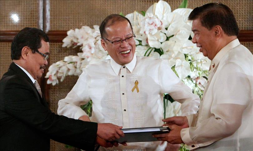 Philippine president submits law on Muslim south to Congress
