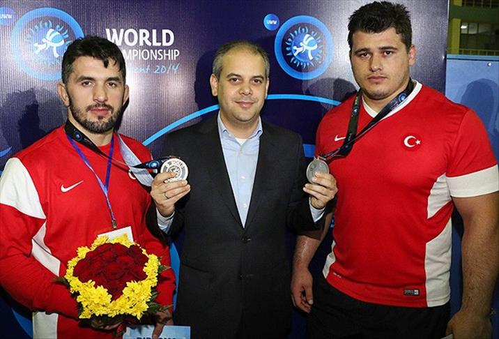 Turkish male wrestlers win World Championship medals