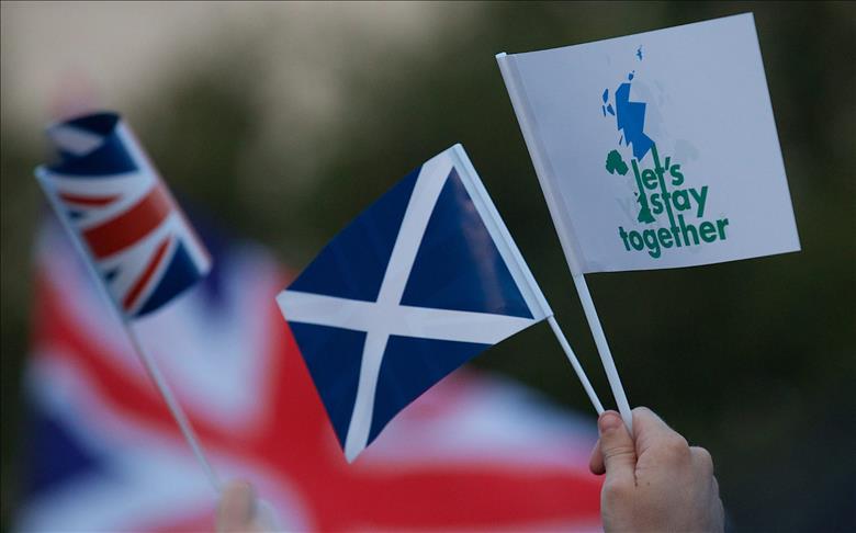UK leaders in pledge to Scotland 'if' it stays in union