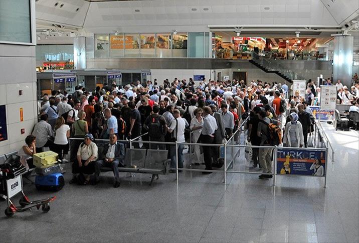 Atatürk Havalimanı'nda sistem arızası uçuşları aksattı