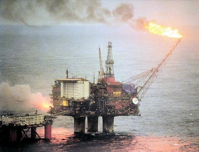 Sanctions hit Rosneft as ExxonMobil pulls out of Arctic