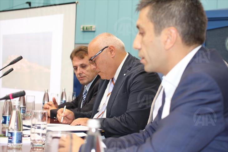 Maqedoni, kryetari i komunës së Çairit Izet Mexhiti takohet me arbëreshët e Kalabrisë