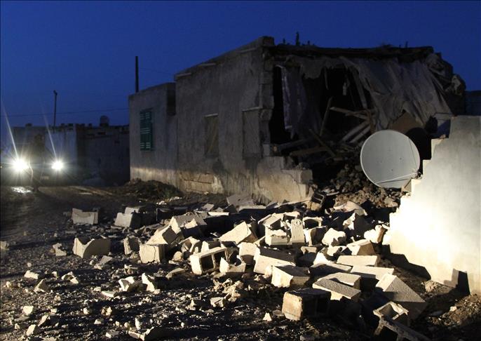 Mortar shells hit Turkish border town, 3 hurt