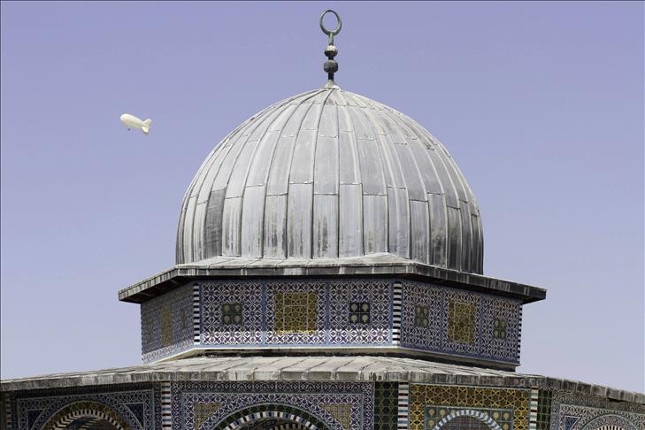 For 1st time since 2007, Israel allows Gazans into Aqsa